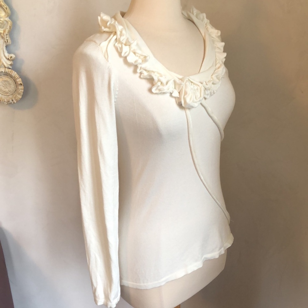 Tribal Ivory Fitted Sweater w/ruffle & rosette detail around the collar Size P/S - Picture 3 of 7